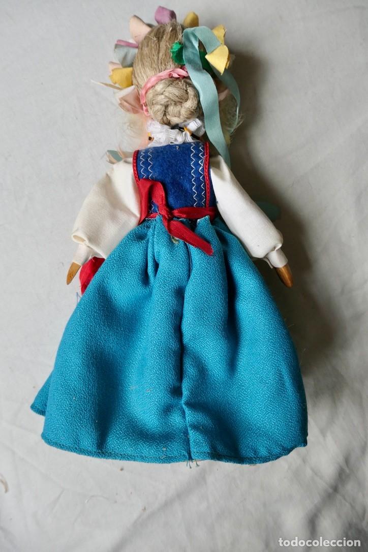 Mu&ntilde;ecas extranjeras: Mu&ntilde;eca de arte popular polaca Chalupnik de madera. - Foto 4