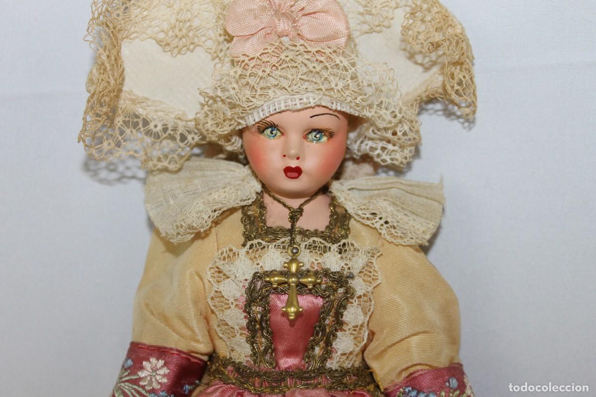 Mu&ntilde;ecas extranjeras: Colecci&oacute;n de mu&ntilde;ecas de diferentes &eacute;poca y materiales - Foto 3