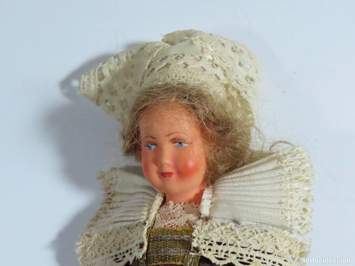 Mu&ntilde;ecas extranjeras: ANTIGUA MU&Ntilde;ECA CON LAZO ROSA - Foto 2