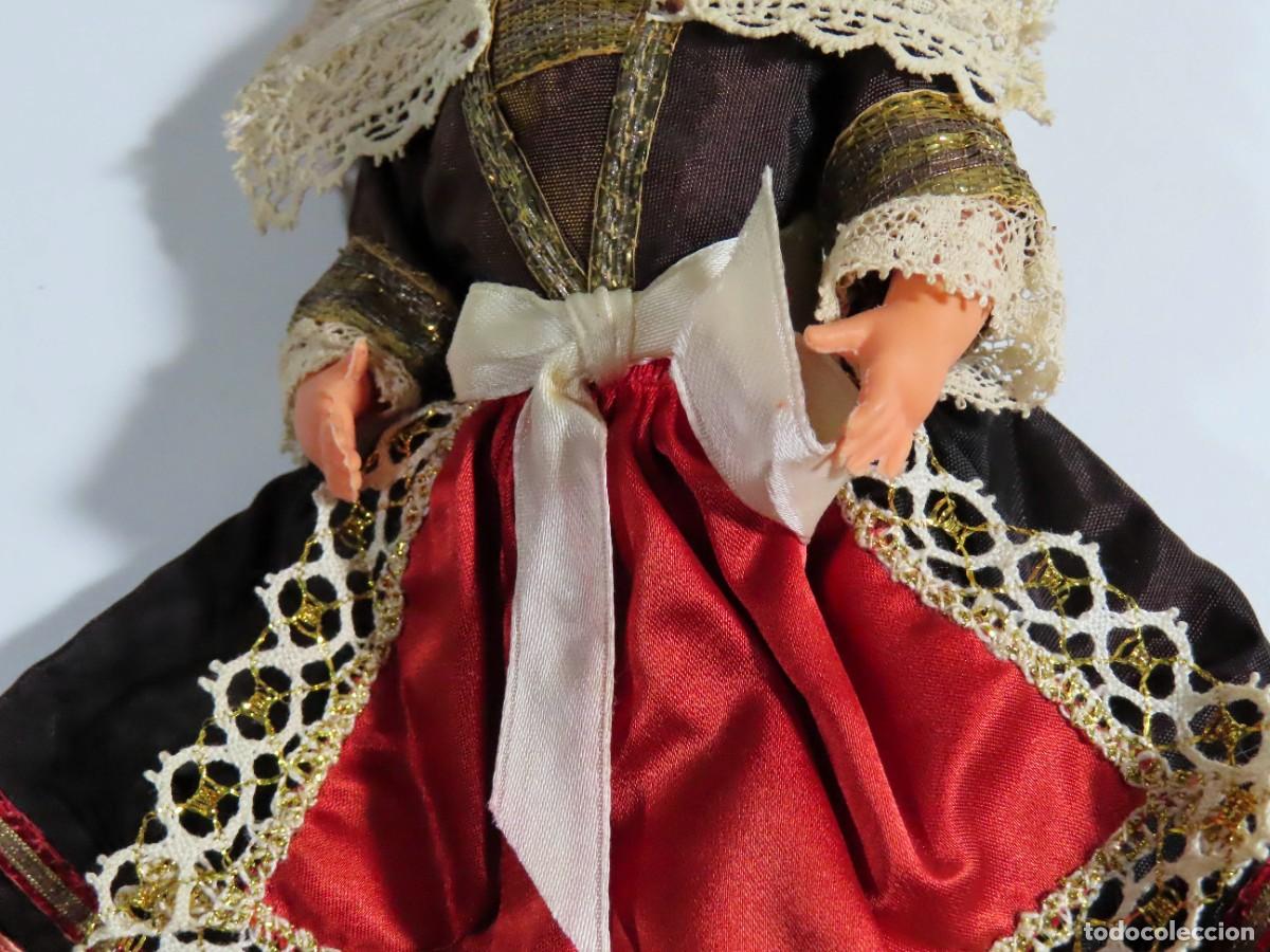Mu&ntilde;ecas extranjeras: ANTIGUA MU&Ntilde;ECA CON LAZO ROSA - Foto 3