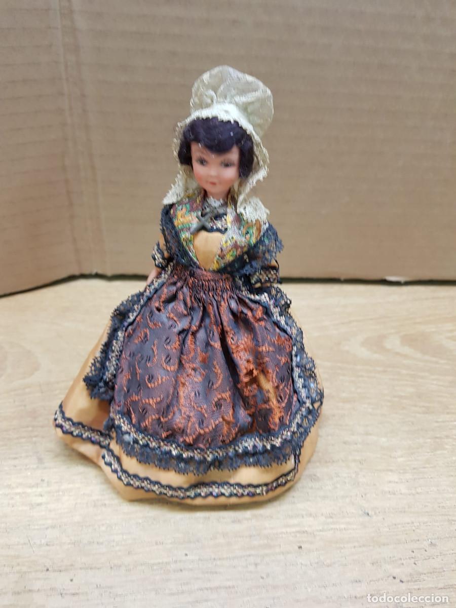 Mu&ntilde;ecas extranjeras: ANTIGUA MU&Ntilde;ECA- 18 CM DE ALTO - Foto 1
