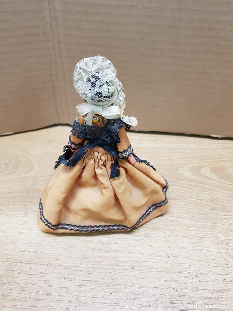 Mu&ntilde;ecas extranjeras: ANTIGUA MU&Ntilde;ECA- 18 CM DE ALTO - Foto 2