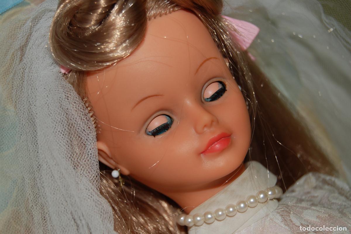 Mu&ntilde;ecas extranjeras: lote de mu&ntilde;eca cathy de bella y vestidos - Foto 4