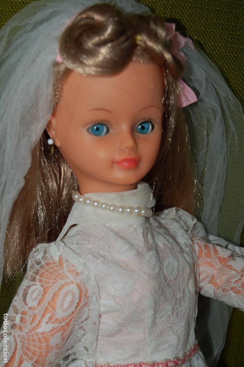 Mu&ntilde;ecas extranjeras: lote de mu&ntilde;eca cathy de bella y vestidos - Foto 6