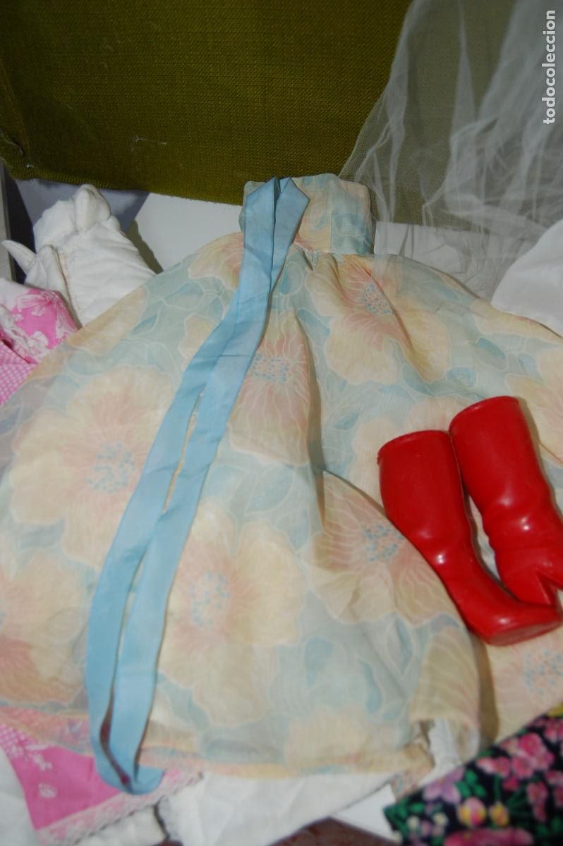 Mu&ntilde;ecas extranjeras: lote de mu&ntilde;eca cathy de bella y vestidos - Foto 10