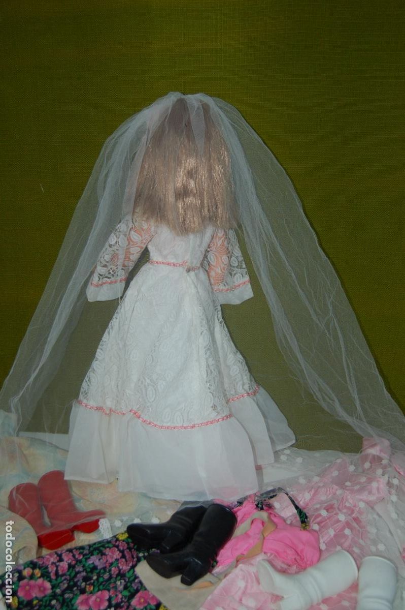 Mu&ntilde;ecas extranjeras: lote de mu&ntilde;eca cathy de bella y vestidos - Foto 14