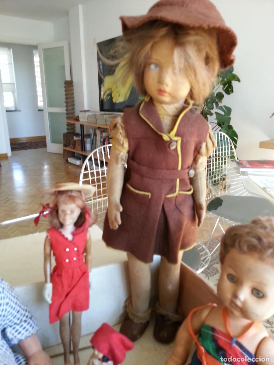 Mu&ntilde;ecas extranjeras: Mu&ntilde;ecas antiguas y Barbie - Foto 1