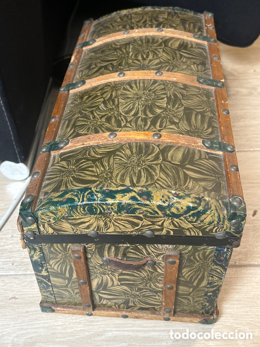 Mu&ntilde;ecas extranjeras: Caja antigua de vestido de mu&ntilde;eca - Foto 3