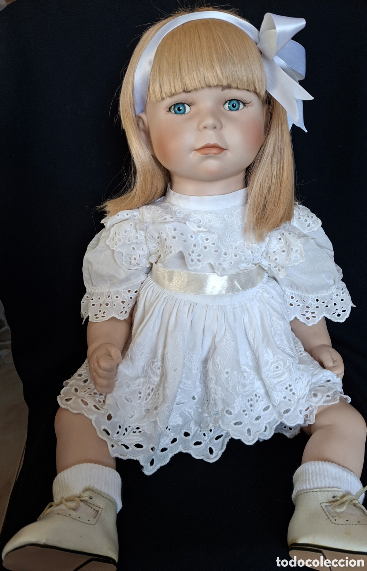 Mu&ntilde;ecas extranjeras: Mu&ntilde;eca de porcelana marca Artisan (edicion limitada) - Foto 1
