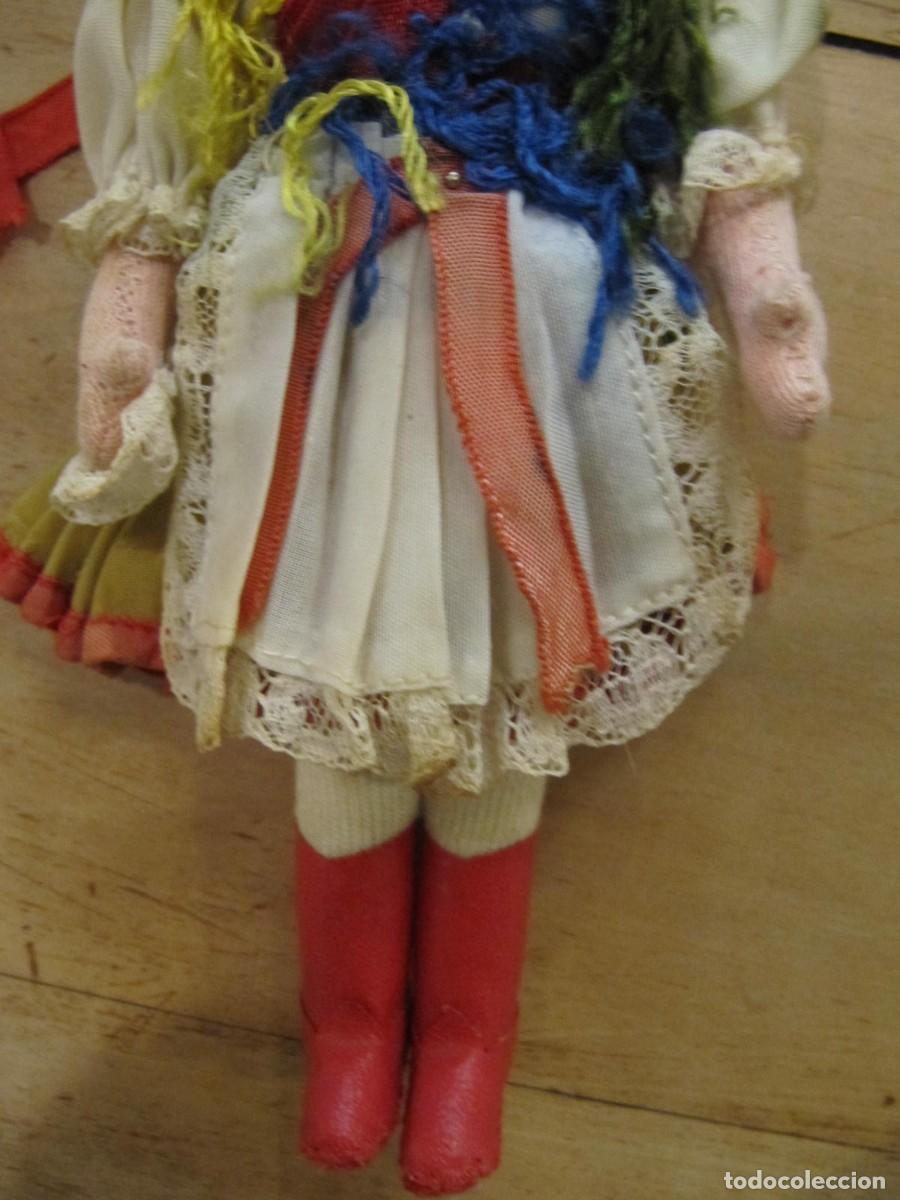Mu&ntilde;ecas extranjeras: ANTIGUA MU&Ntilde;ECA CON TRAJE TIPICO HUNGARO - Foto 3