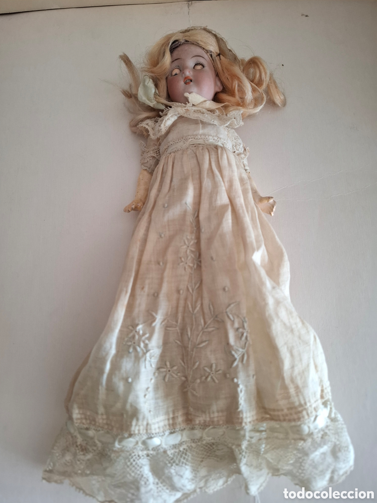Mu&ntilde;ecas extranjeras: RARA y curiosa MU&Ntilde;ECA ANTIGUA - Foto 2