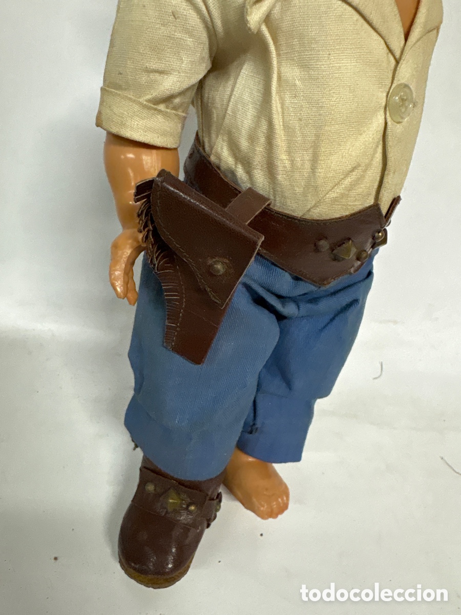 Mu&ntilde;ecas extranjeras: ANTIGUO MU&Ntilde;ECO INGLES CON TRAJE DE COW-BOY - Foto 2
