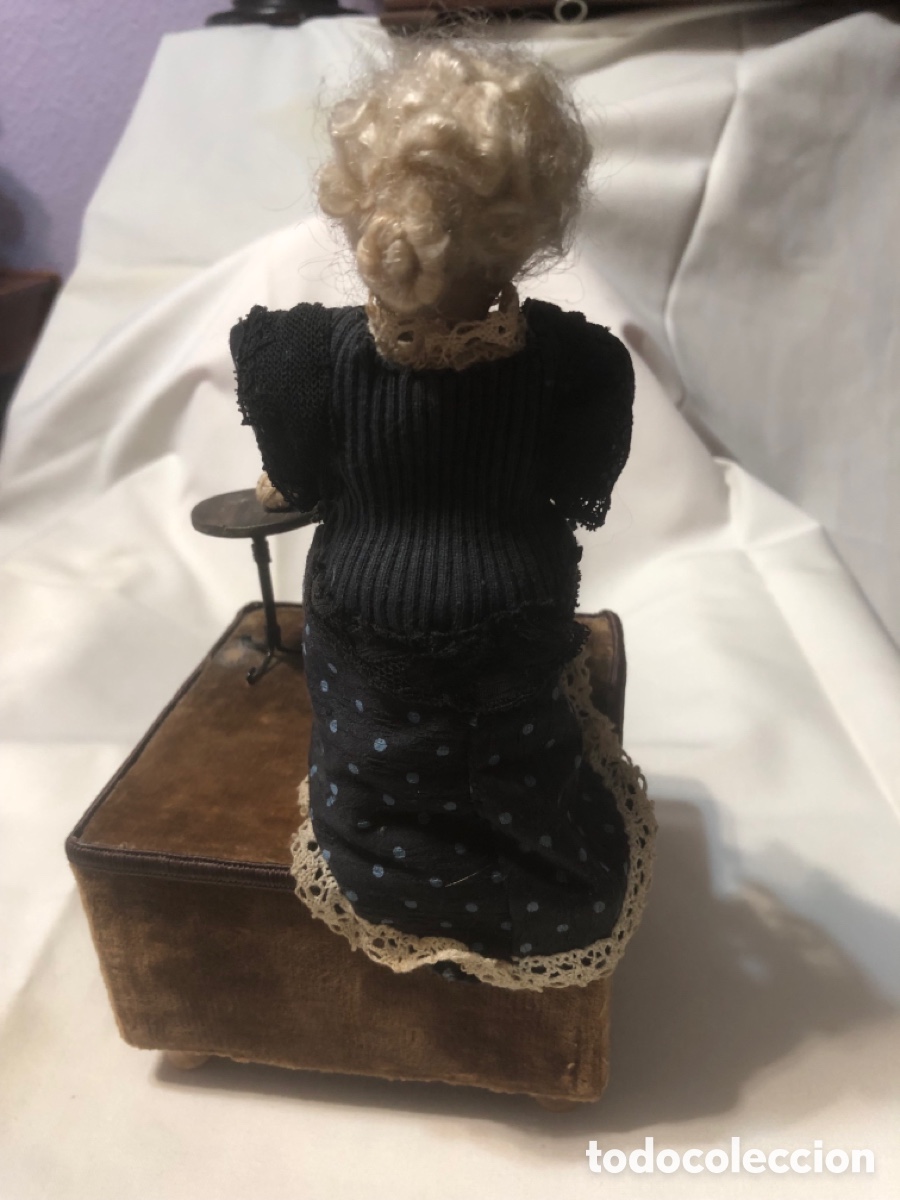 Mu&ntilde;ecas extranjeras: Mu&ntilde;eca aut&oacute;mata costurera - Foto 4