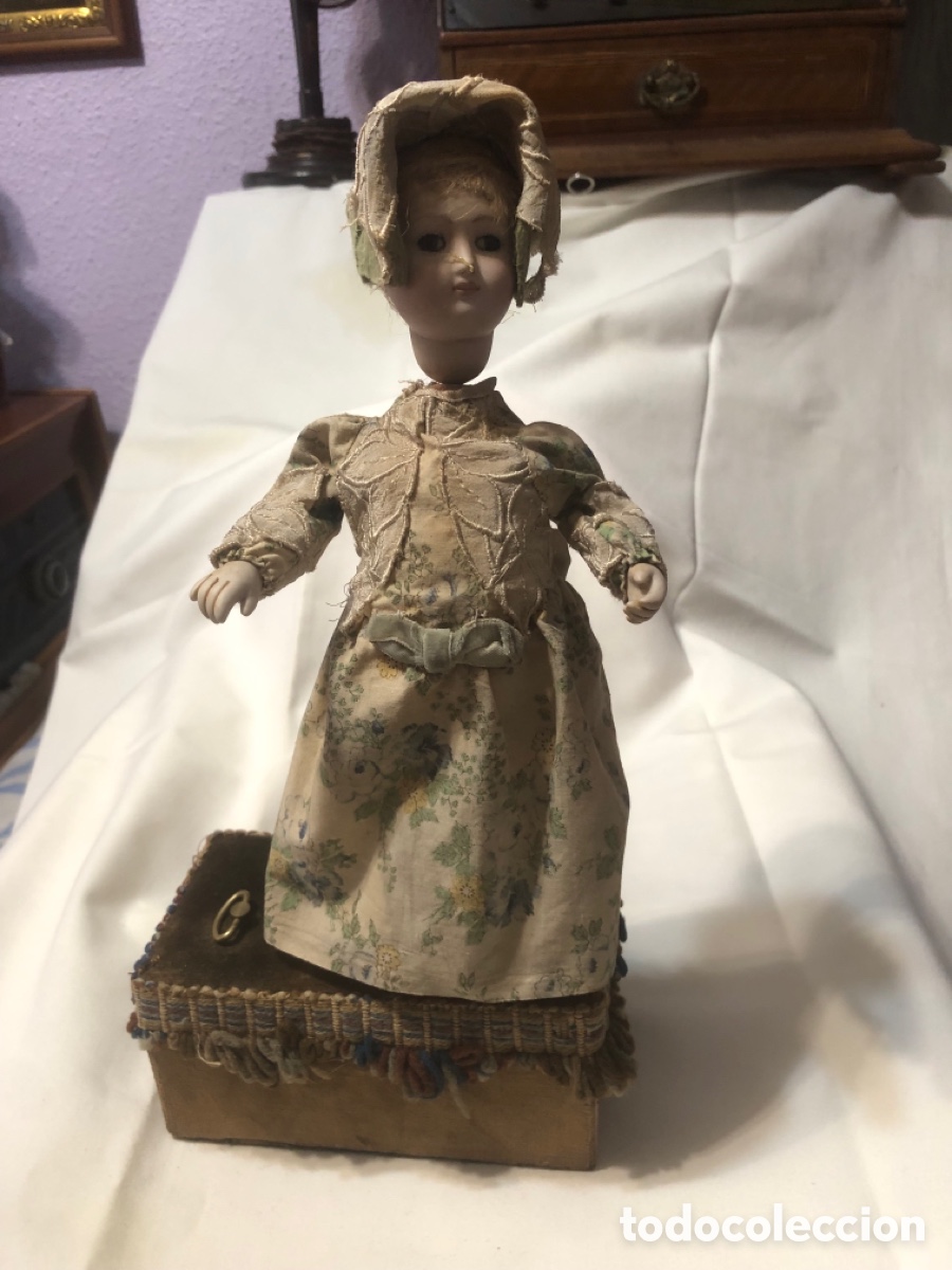 Mu&ntilde;ecas extranjeras: Mu&ntilde;eca aut&oacute;mata funcionando - Foto 1