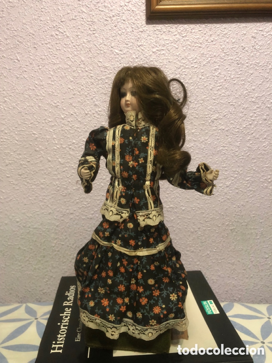 Mu&ntilde;ecas extranjeras: Mu&ntilde;eca aut&oacute;mata musical - Foto 1