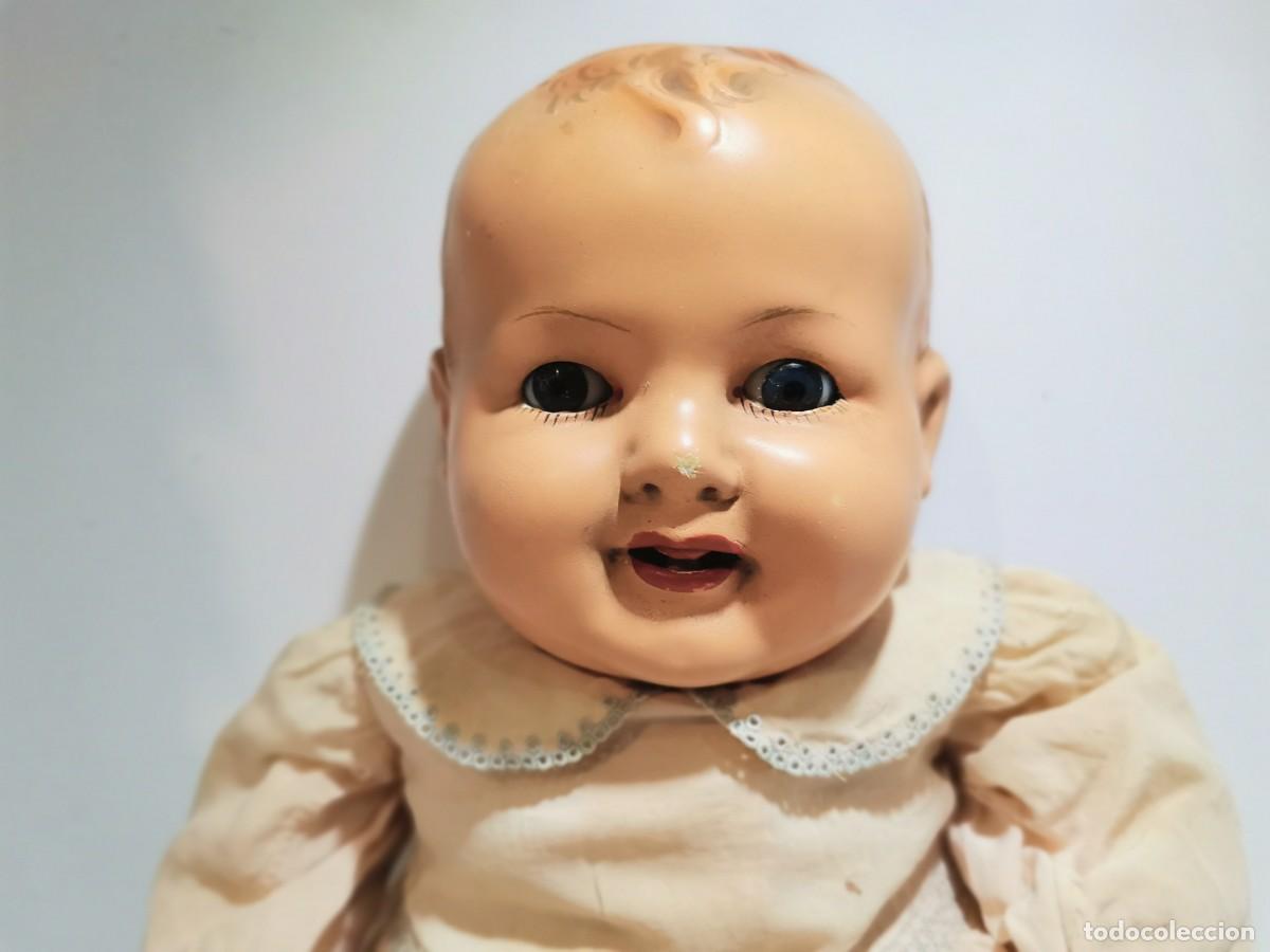 Mu&ntilde;ecas extranjeras: mu&ntilde;eca antigua de carton piedra - Foto 2