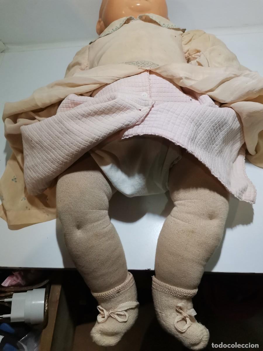 Mu&ntilde;ecas extranjeras: mu&ntilde;eca antigua de carton piedra - Foto 12