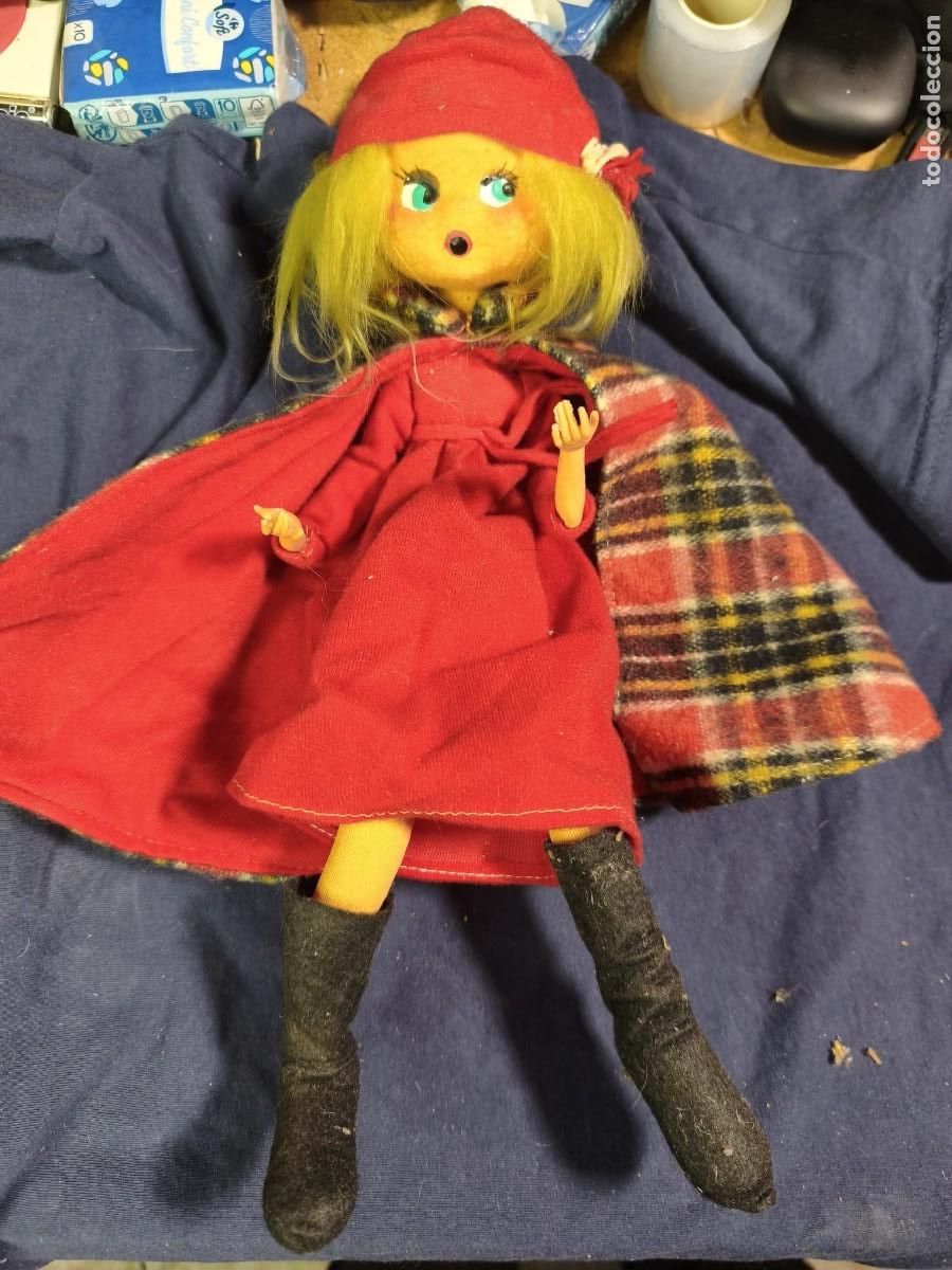 Mu&ntilde;ecas Extranjeras: Antigua Mu&ntilde;eca Caperucita Roja de Fieltro y Trapo - A&ntilde;os 60/70 - Ojos Pintados Vintage Retro