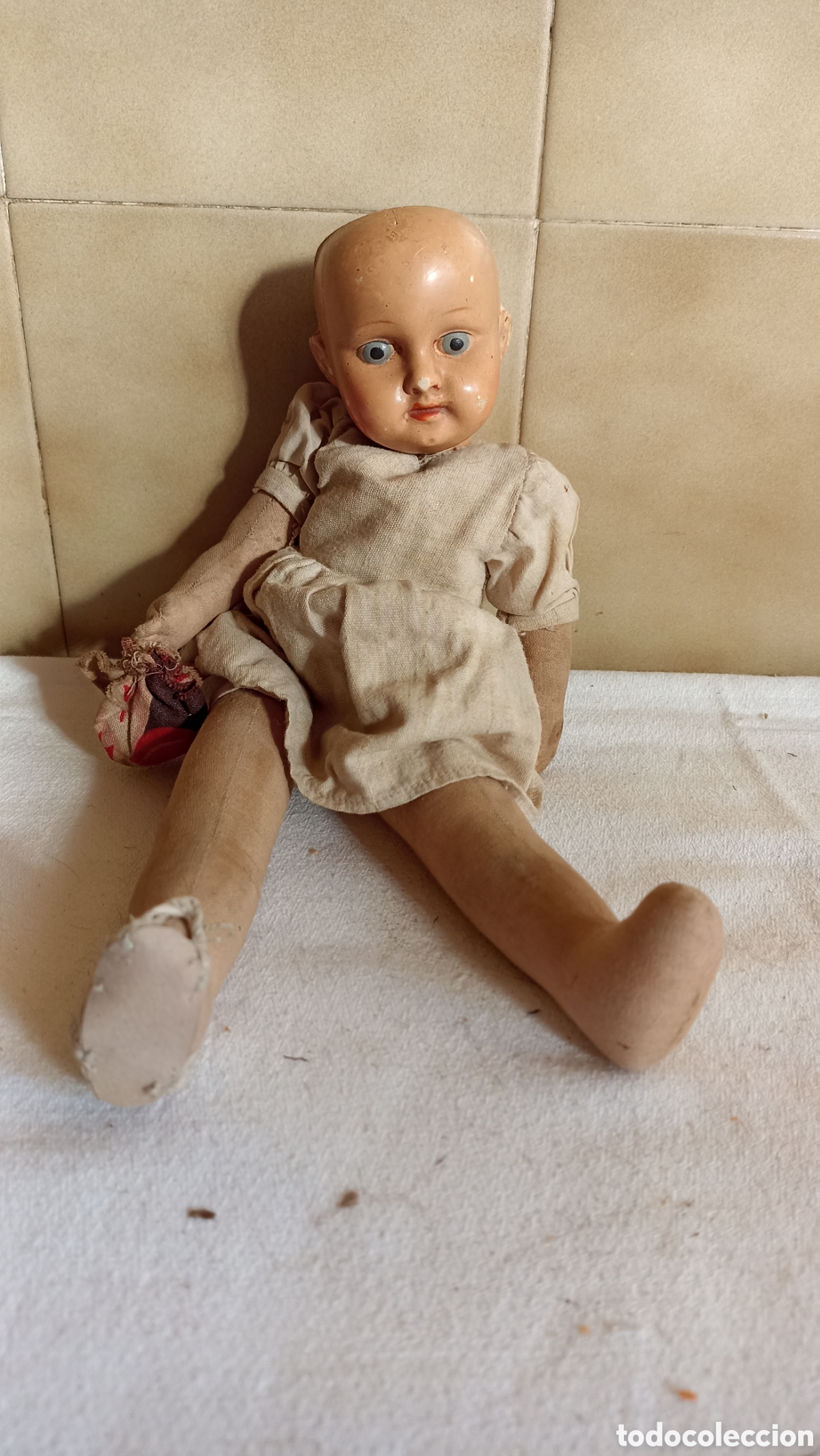 Mu&ntilde;ecas Extranjeras: Peque&ntilde;a Mu&ntilde;eca Antigua, Piernas y Brazos de Tela