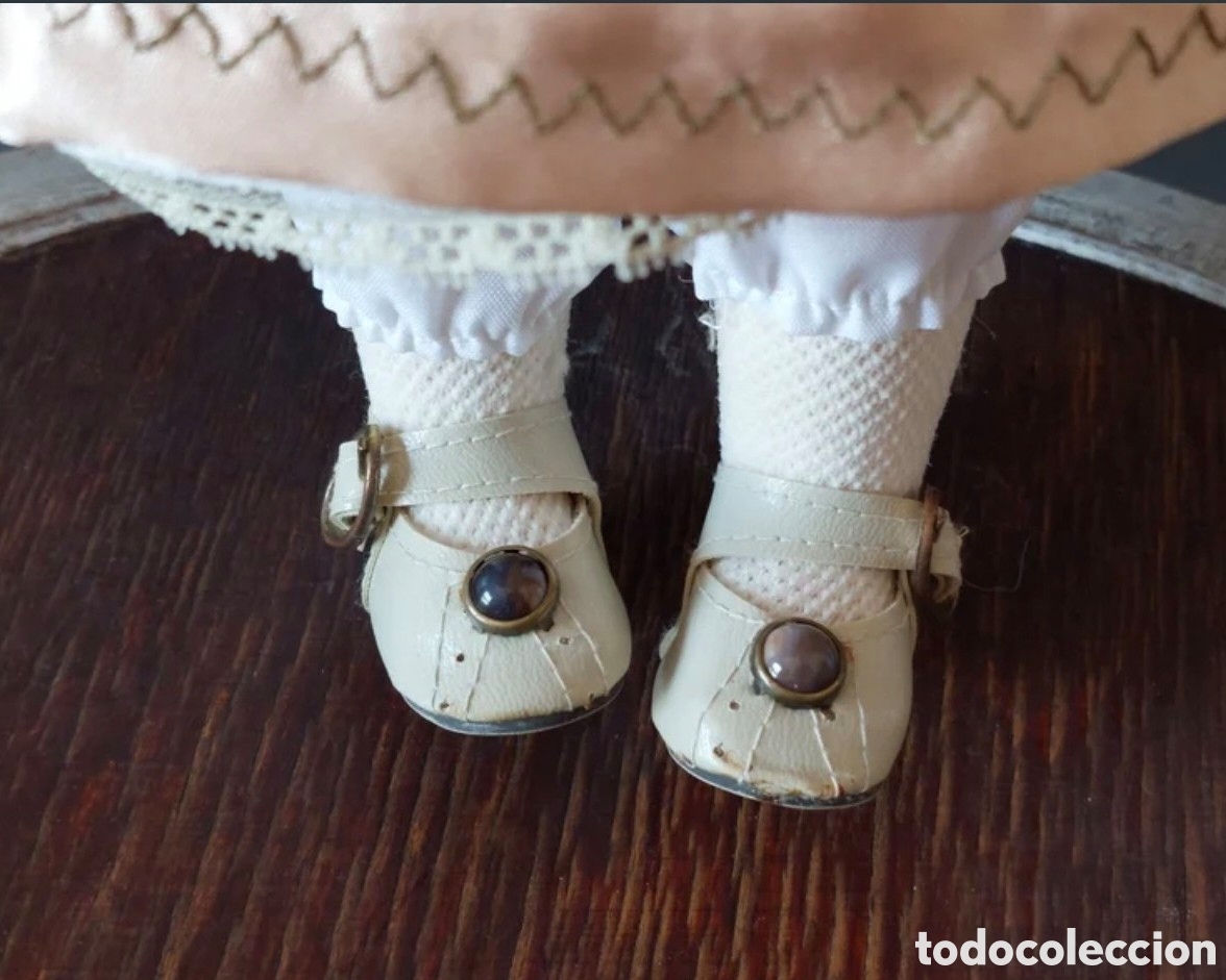 Mu&ntilde;ecas extranjeras: Mu&ntilde;eca porcelana 30 cm - Foto 7