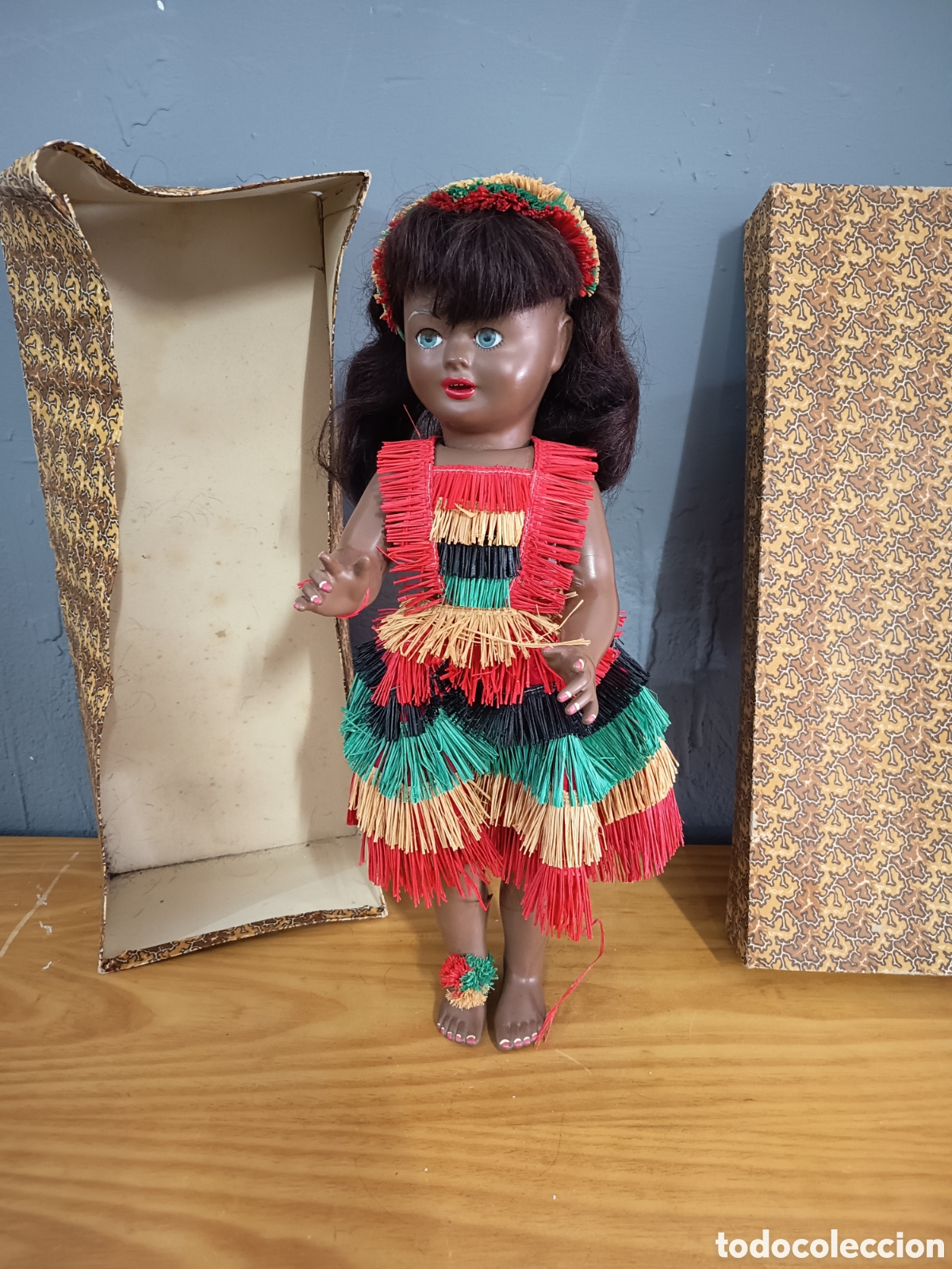 Mu&ntilde;ecas Extranjeras: ANTIGUA MU&Ntilde;ECA NEGRITA EN SU CAJA ORIGINAL