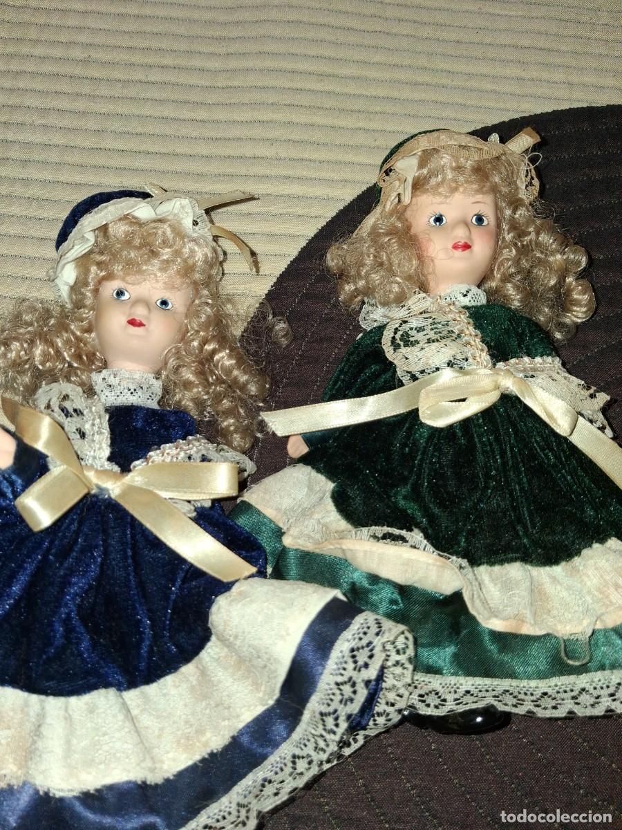 Mu&ntilde;ecas Extranjeras: Lote de 3 mu&ntilde;ecas antiguas de porcelana.