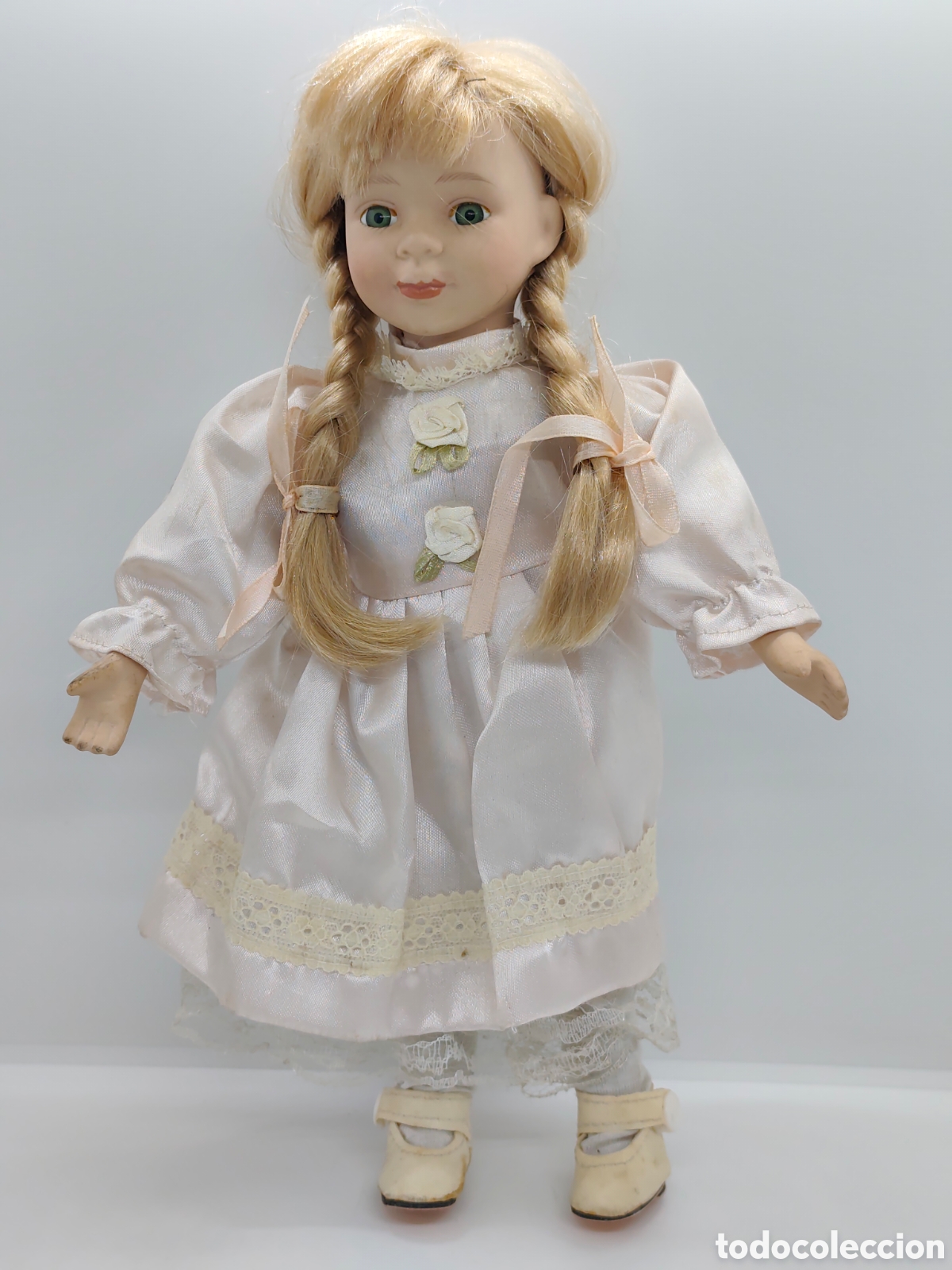 Mu&ntilde;ecas extranjeras: MU&Ntilde;ECA DE PORCELANA ANTIGUA