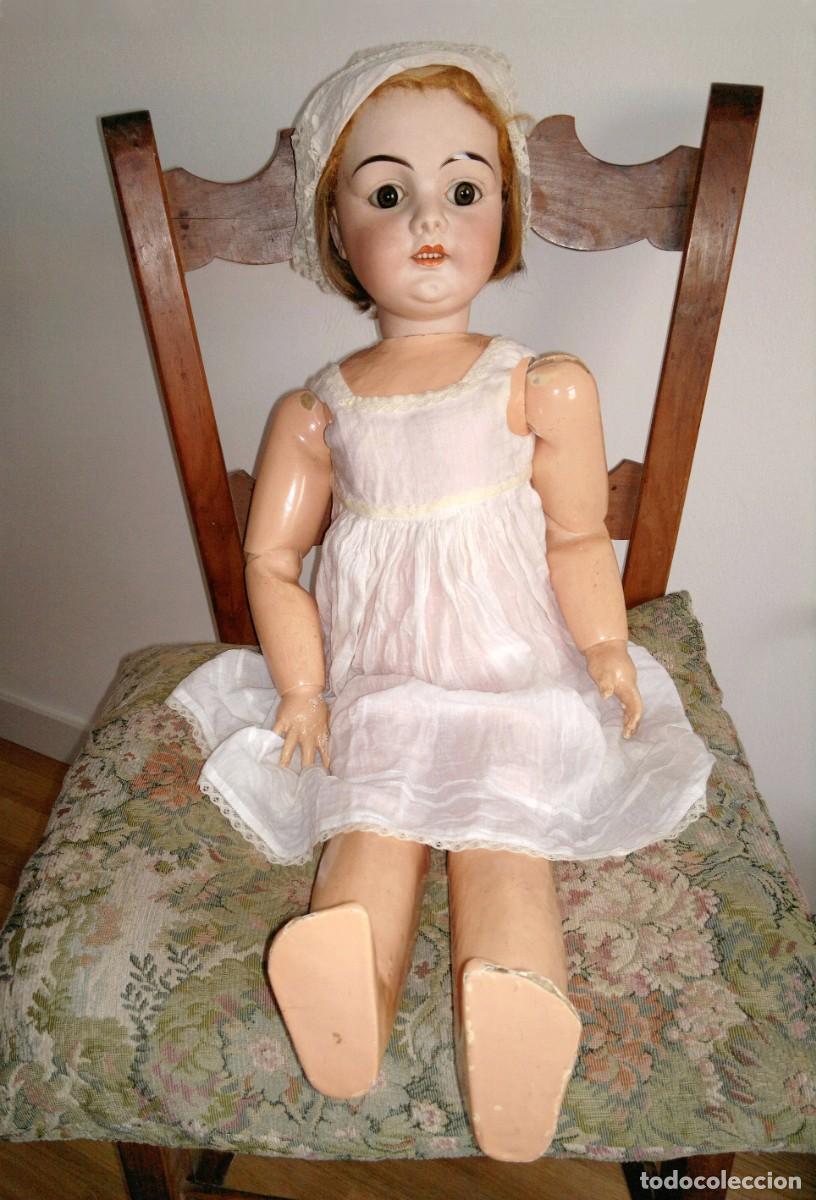Mu&ntilde;ecas extranjeras: Antigua mu&ntilde;eca cabeza porcelana, cuerpo cart&oacute;n/papier mach&eacute;, ojos cristal fijos,74 cm, restaurar