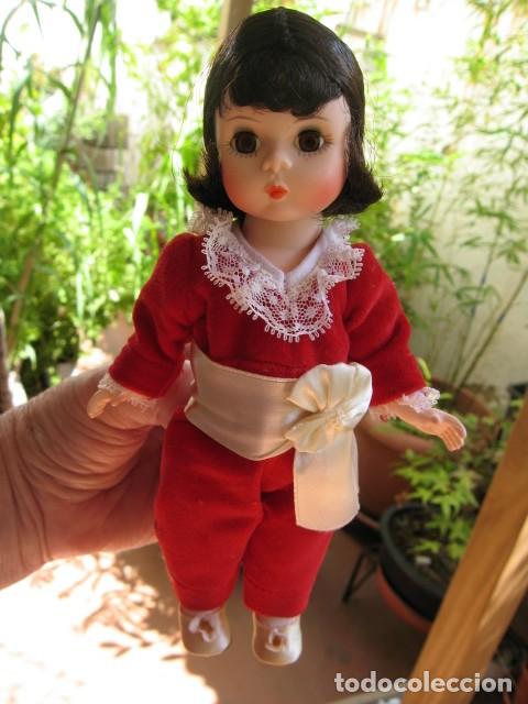 Mu&ntilde;ecas extranjeras: Mu&ntilde;eca Madame Alexander CHico Rojo