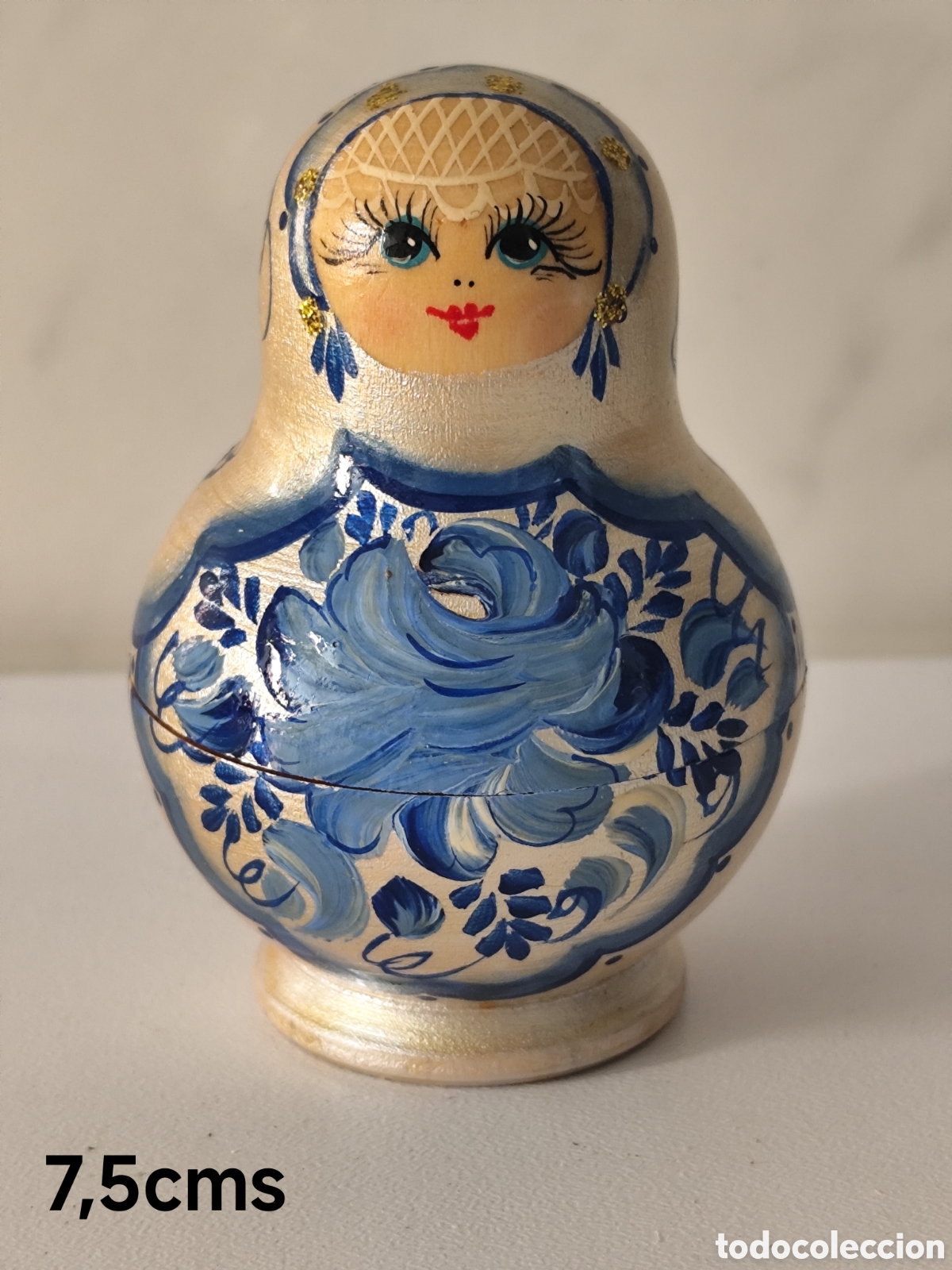 Mu&ntilde;ecas extranjeras: Conjunto de Matrioskas rusas tradicionales - 5 piezas - de madera pintada