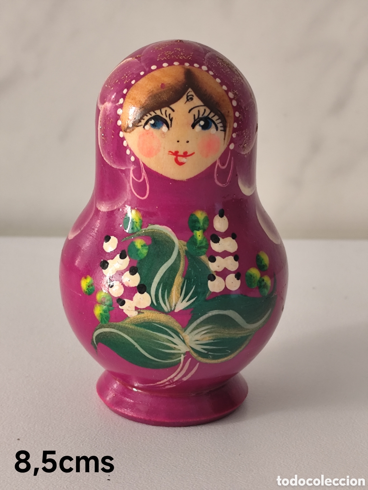 Mu&ntilde;ecas extranjeras: Conjunto de Matrioskas rusas tradicionales - 5 piezas - de madera pintada