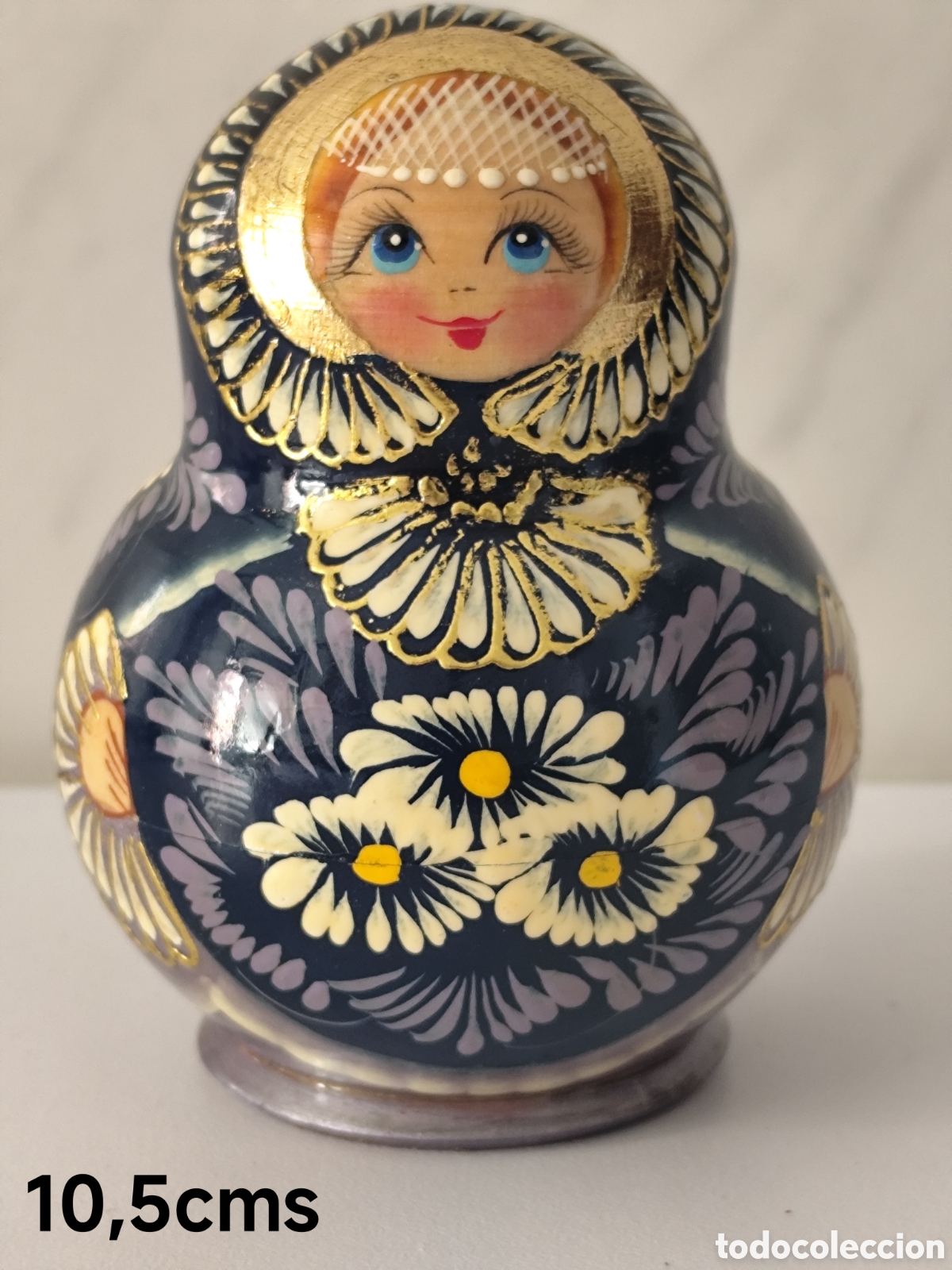 Mu&ntilde;ecas extranjeras: Conjunto de Matrioskas rusas tradicionales - 10 piezas - de madera pintada