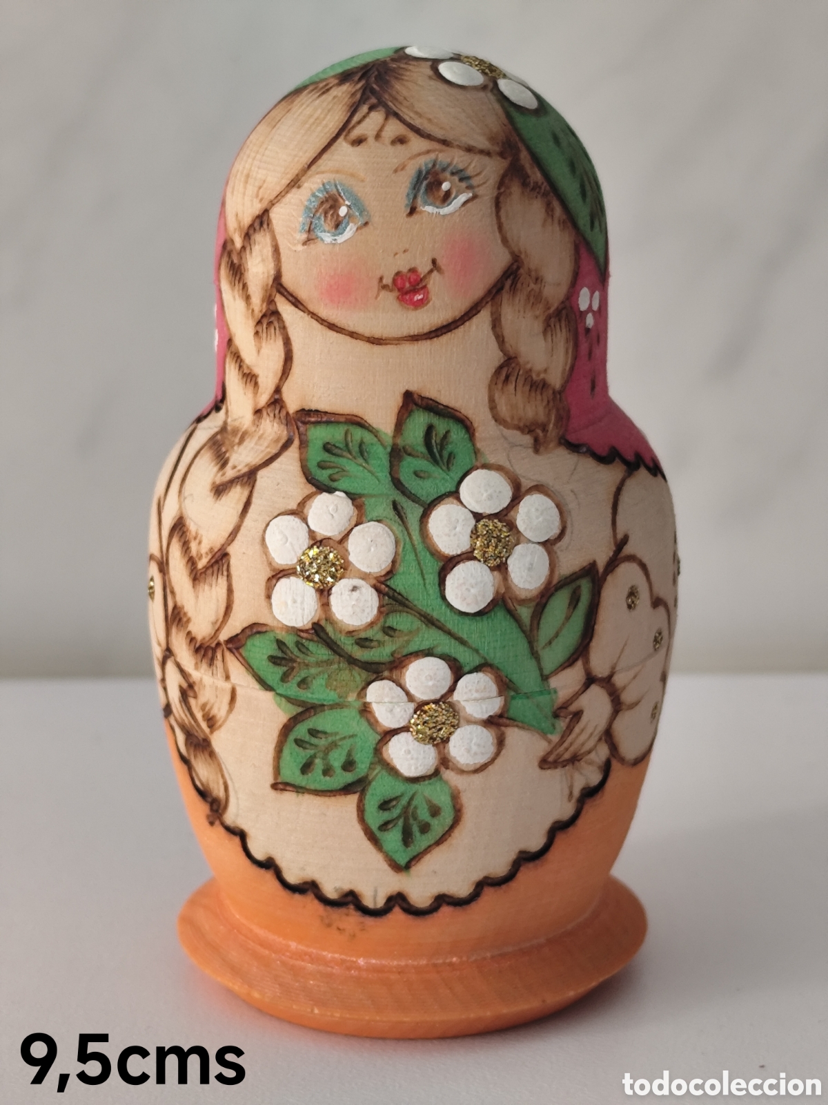 Mu&ntilde;ecas extranjeras: Conjunto de Matrioskas rusas tradicionales - 5 piezas - de madera pintada