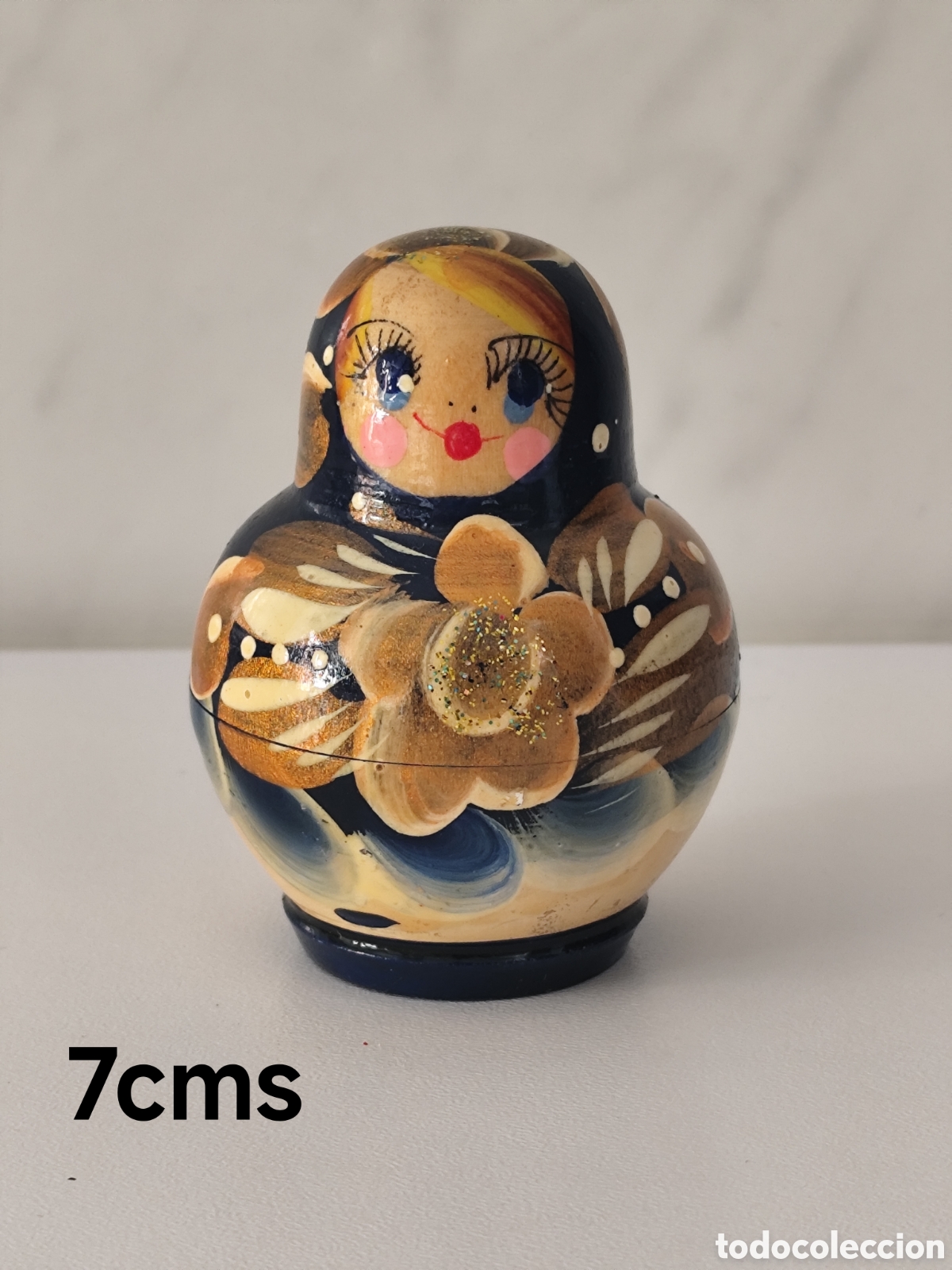 Mu&ntilde;ecas extranjeras: Conjunto de Matrioskas rusas tradicionales - 5 piezas - de madera pintada