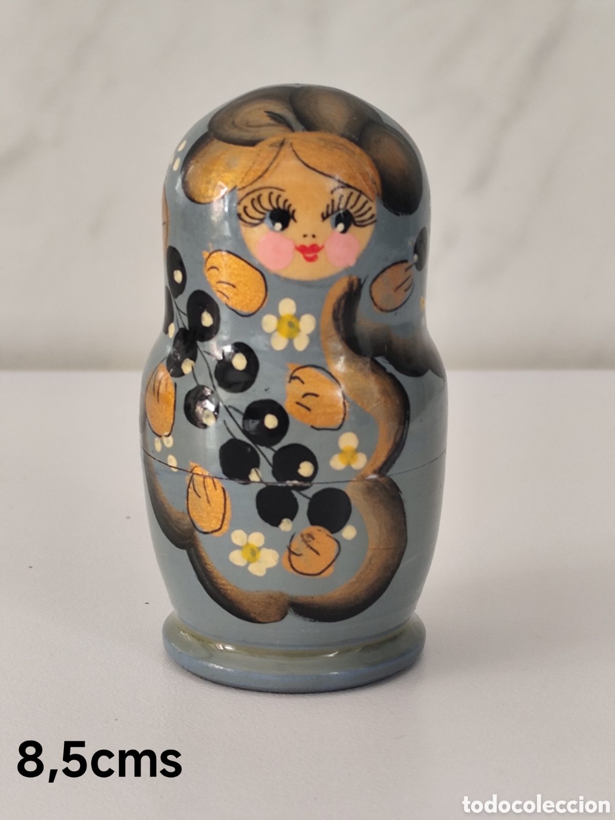Mu&ntilde;ecas extranjeras: Conjunto de Matrioskas rusas tradicionales - 5 piezas - de madera pintada