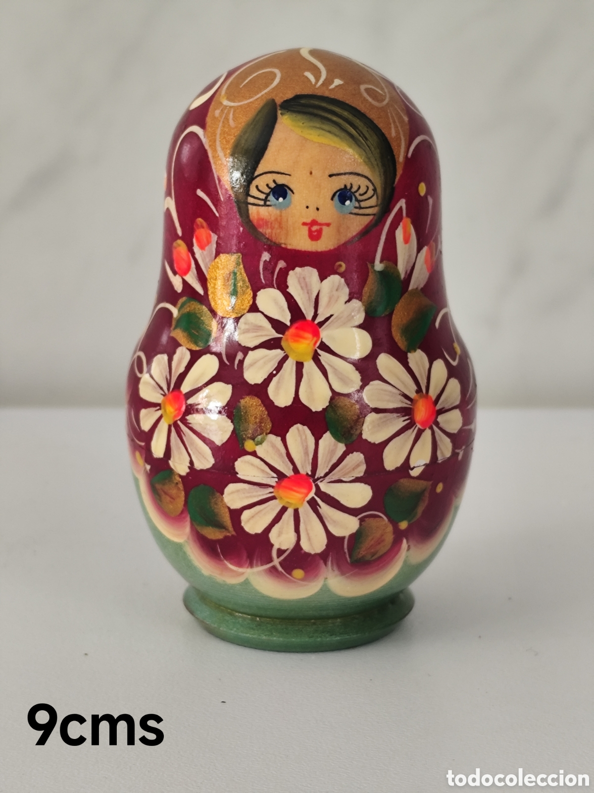 Mu&ntilde;ecas extranjeras: Conjunto de Matrioskas rusas tradicionales - 5 piezas - de madera pintada