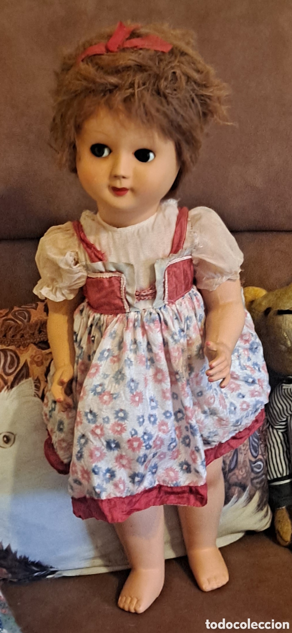 International Dolls: Mu&ntilde;eca cart&oacute;n piedra mirada oblicua 50 cm