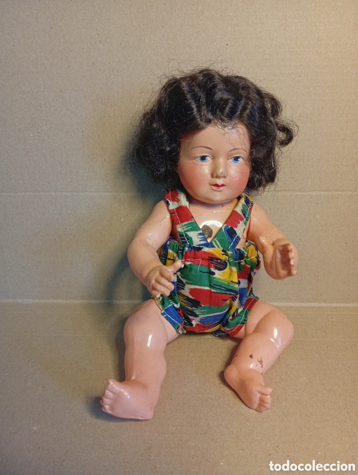 Mu&ntilde;ecas extranjeras: Mu&ntilde;eca platico antigua - Foto 1