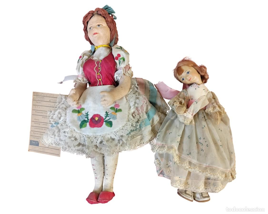 Mu&ntilde;ecas extranjeras: PAREJA DE MU&Ntilde;ECAS FOLCL&Oacute;RICAS O REGIONALES. CUERPOS DE TRAPO. HUNGRIA. SIGLO XX.
