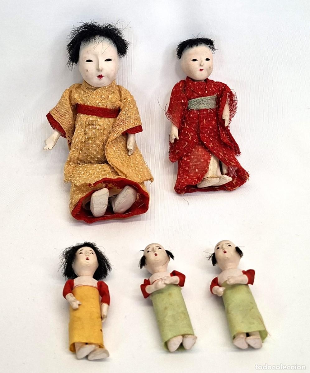 Mu&ntilde;ecas extranjeras: LOTE DE MINI FIGURAS JAPONESAS DE MADERA, ESTILO ICHIMATSU. (11, 8 y 5 cm de largo).