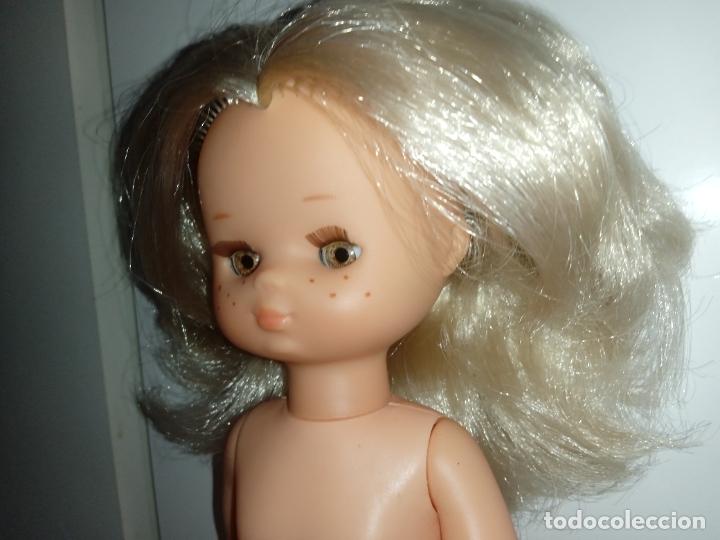 Mu&ntilde;ecas Lesly cl&aacute;sicas de colecci&oacute;n: Mu&ntilde;eca Lesly 4 pecas - Foto 2
