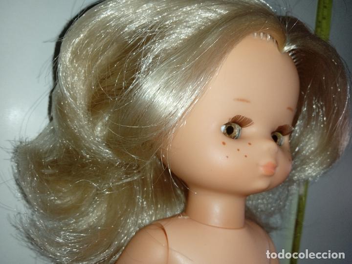 Mu&ntilde;ecas Lesly cl&aacute;sicas de colecci&oacute;n: Mu&ntilde;eca Lesly 4 pecas - Foto 3