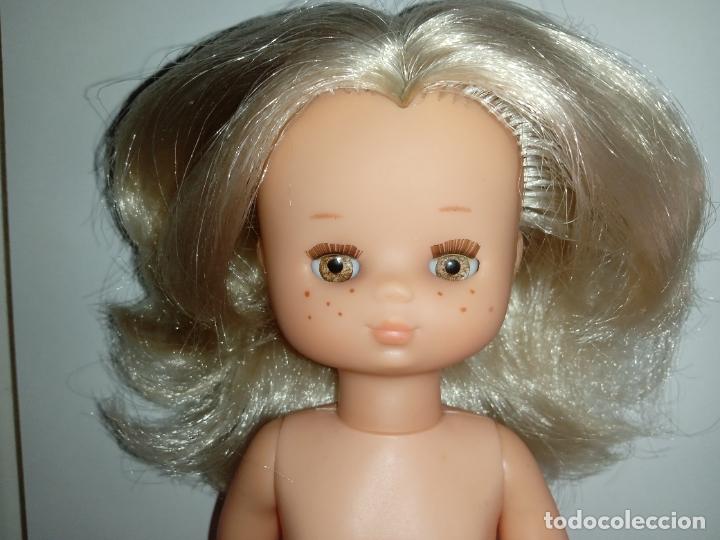 Mu&ntilde;ecas Lesly cl&aacute;sicas de colecci&oacute;n: Mu&ntilde;eca Lesly 4 pecas - Foto 1