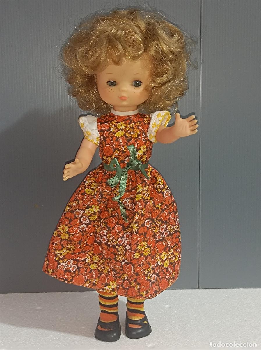 Mu&ntilde;ecas Lesly Cl&aacute;sicas de colecci&oacute;n: Antigua mu&ntilde;eca lesly con conjunto caramelos