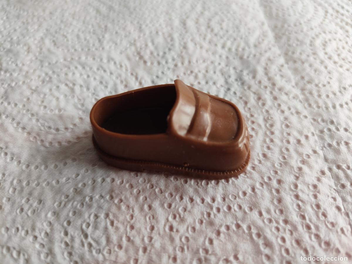 Mu&ntilde;ecas Lesly Cl&aacute;sicas de colecci&oacute;n: LELSY - Mocas&iacute;n Marr&oacute;n