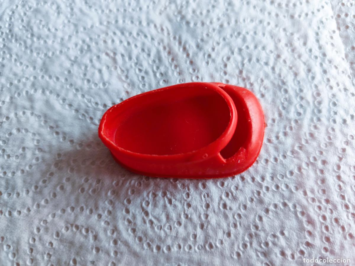 Mu&ntilde;ecas Lesly Cl&aacute;sicas de colecci&oacute;n: LESLY - Zapato de color Rojo