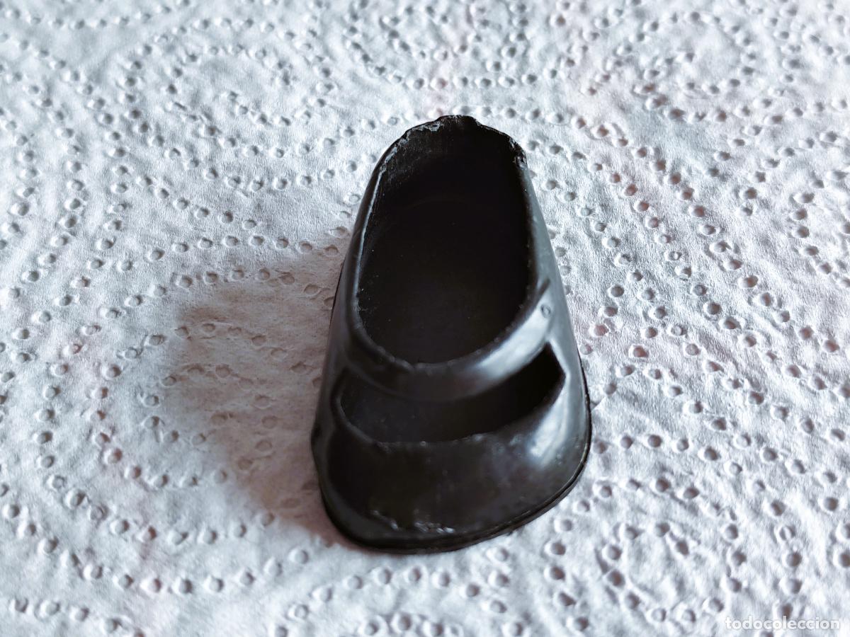 Mu&ntilde;ecas Lesly Cl&aacute;sicas de colecci&oacute;n: LESLY - Zapato de color Negro