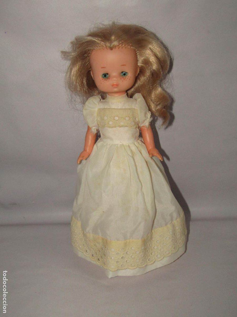 Mu&ntilde;ecas Lesly Cl&aacute;sicas de colecci&oacute;n: Antigua Mu&ntilde;eca LESLY de FAMOSA Hermanita de NANCY