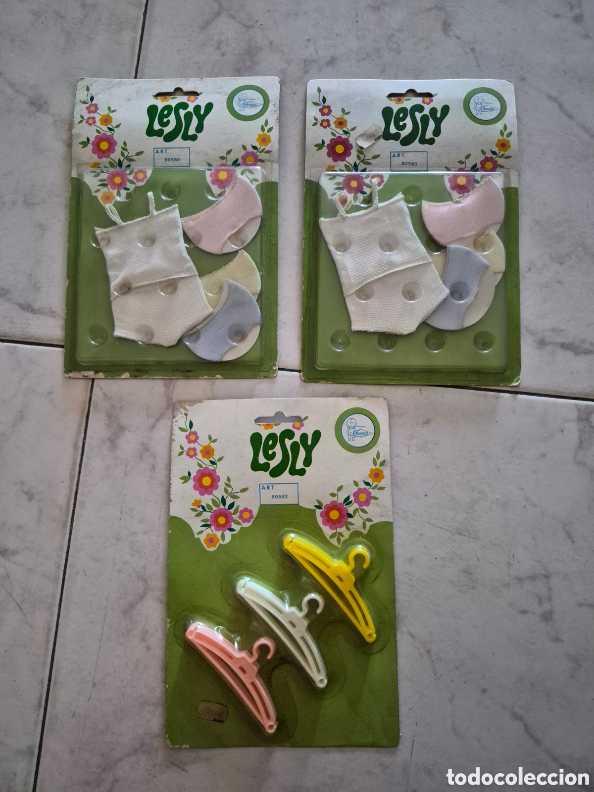 Mu&ntilde;ecas Lesly cl&aacute;sicas de colecci&oacute;n: Ropa Lesly Famosa (Sin Abrir)