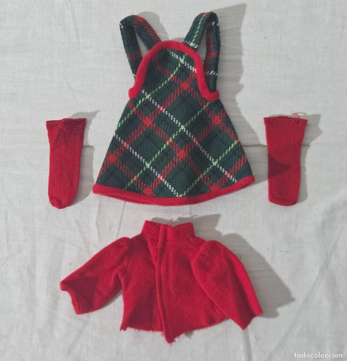 Mu&ntilde;ecas Lesly cl&aacute;sicas de colecci&oacute;n: Vestido pichi escoces lesly, 4 piezas